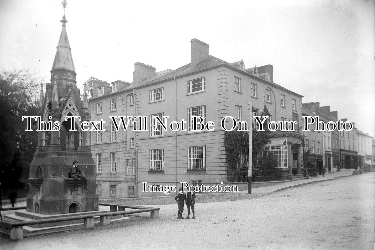 IE 31 - Devonshire Arms Hotel, Lismore, County Waterford, Ireland c1900