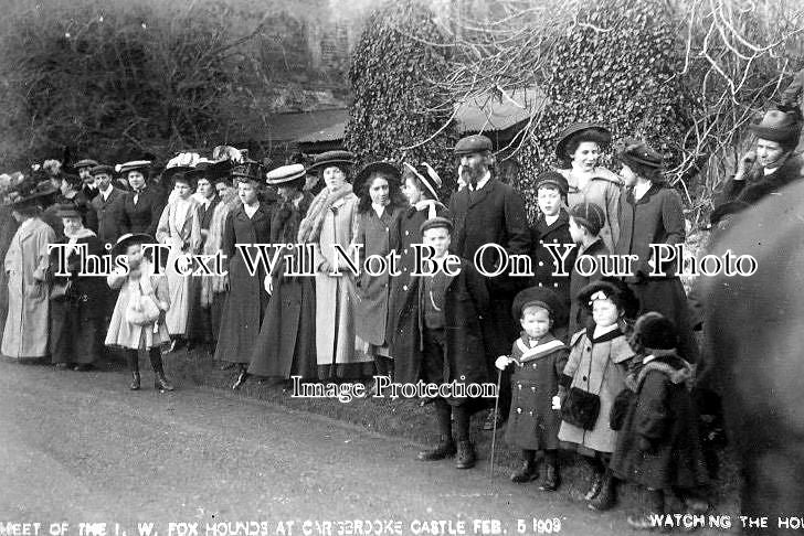 IO 12 - Meet Of The Foxhounds At Carisbrook Castle, Isle Of Wight 1909