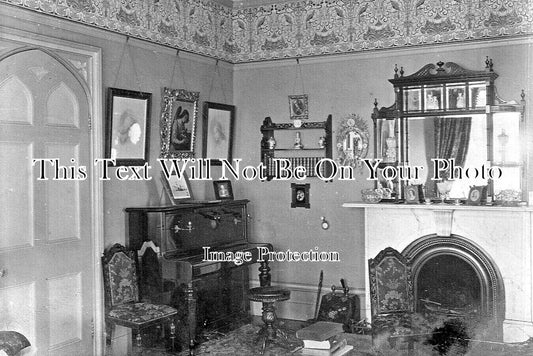 IO 1233 - Hawkridge Manor Farm Drawing Room, Totland, Isle Of Wight