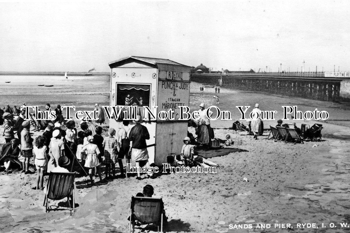 IO 185 - Punch & Judy Show On The Beach, Ryde, Isle Of Wight