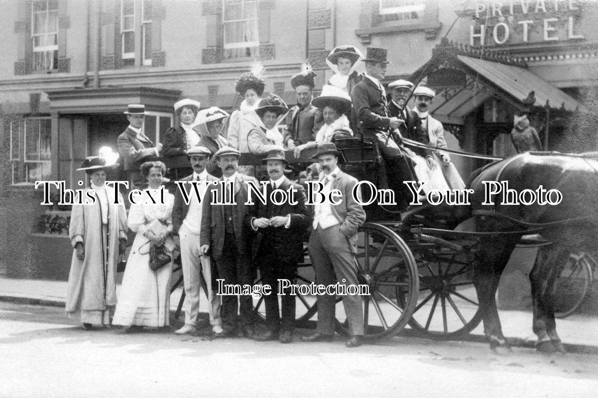 IO 186 - Group Outside Sandwon Hotel, Isle Of Wight