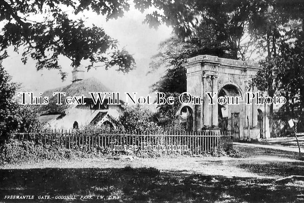 IO 305 - Freemantle Gate, Appuldurcombe House, Godshill Park, Wroxall ...