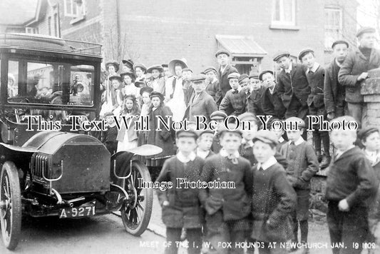 IO 310 - Meeting Of The Isle Of Wight Foxhounds At Newchurch 1909