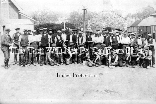 IO 407 - The Bull Ring Workers, Brading, Isle Of Wight c1920