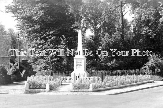 IO 416 - Totland War Memorial, Isle Of Wight