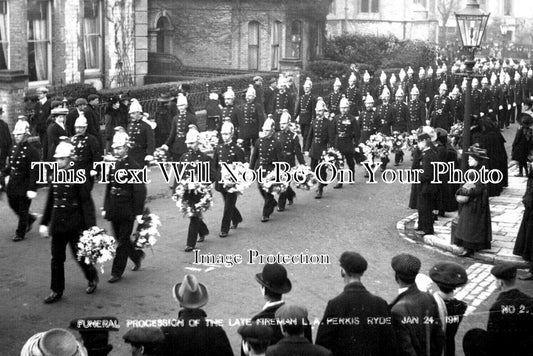 IO 724 - Funeral Procession Of Fireman Perkis, Ryde, Isle Of Wight