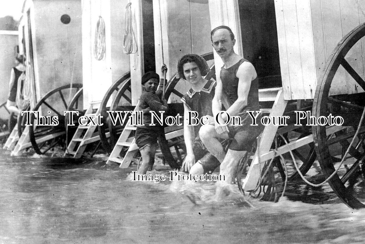 IO 814 - Family Bathing Huts, Ventnor, Isle Of Wight