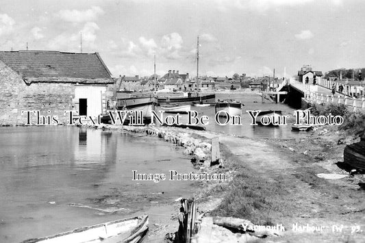 IO 920 - Yarmouth Harbour, Isle Of Wight c1953