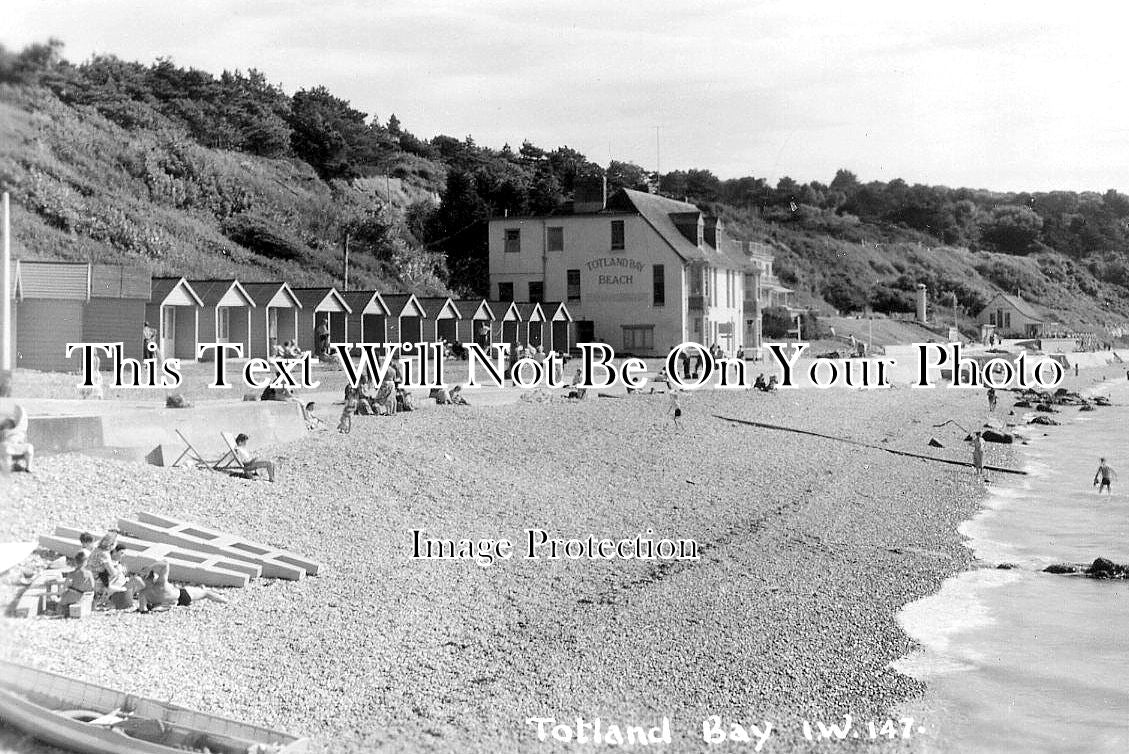 IO 998 - Totland Bay Beach, Isle Of Wight