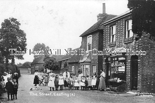 KE 1384 - The Street, Eastling, Kent c1913