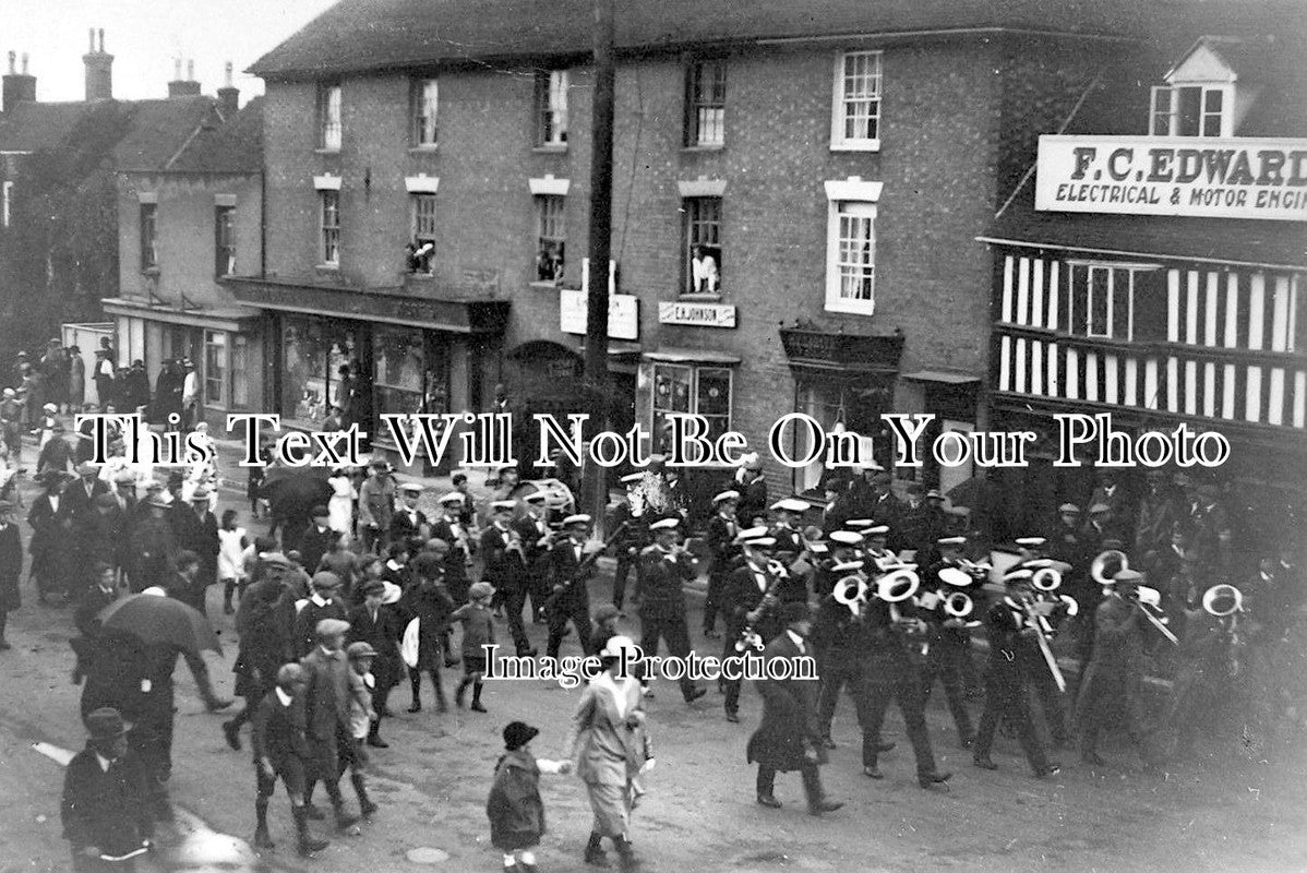 KE 1390 - Parade, Tenterden, Kent c1920