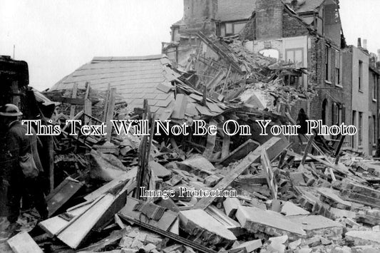 KE 1467 - Bom Damage, Union Street, Deal, Kent 1940 WW2