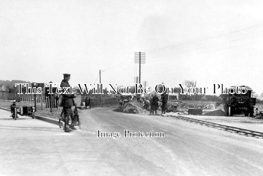 KE 1471 - The AA Man At New Road, Ashford, Kent