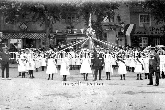 KE 1601 - Mayday Celebrations, Lenham Square, Kent