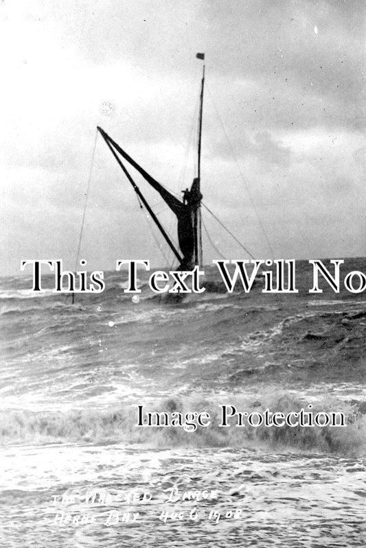 KE 1752 - The Wrecked Barge At Herne Bay, Kent 1908