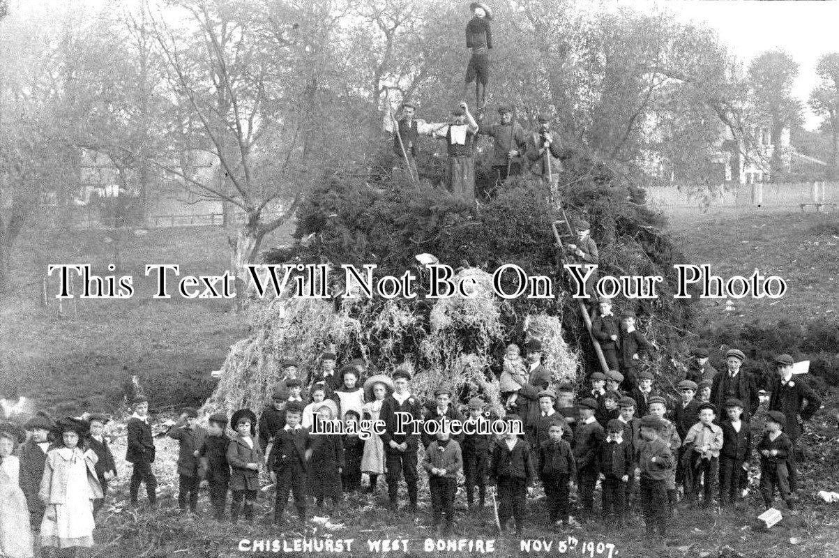 KE 1851 - Bonfire At Chislehurst West, Kent c1907