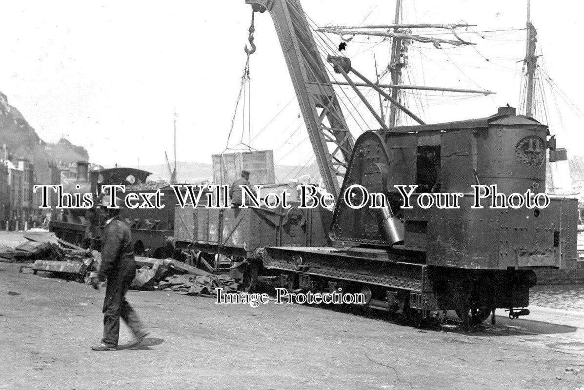 KE 1852 - Railway Crane, Folkestone, Kent