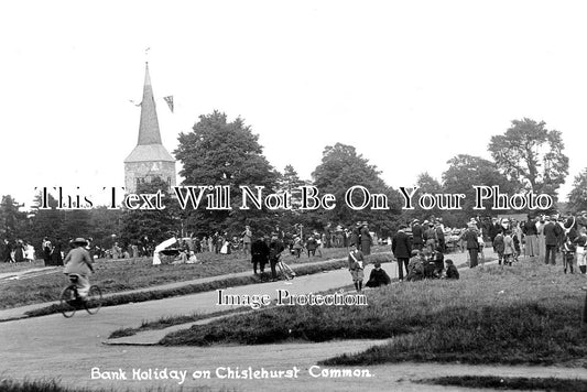 KE 2213 - Bank Holiday On Chislehurst Common, Kent