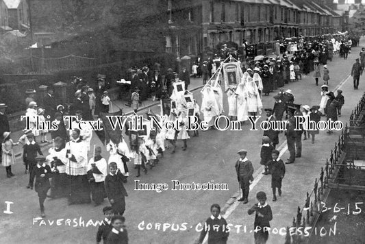 KE 2386 - The Corpus Christi Procession, Faversham, Kent 1915