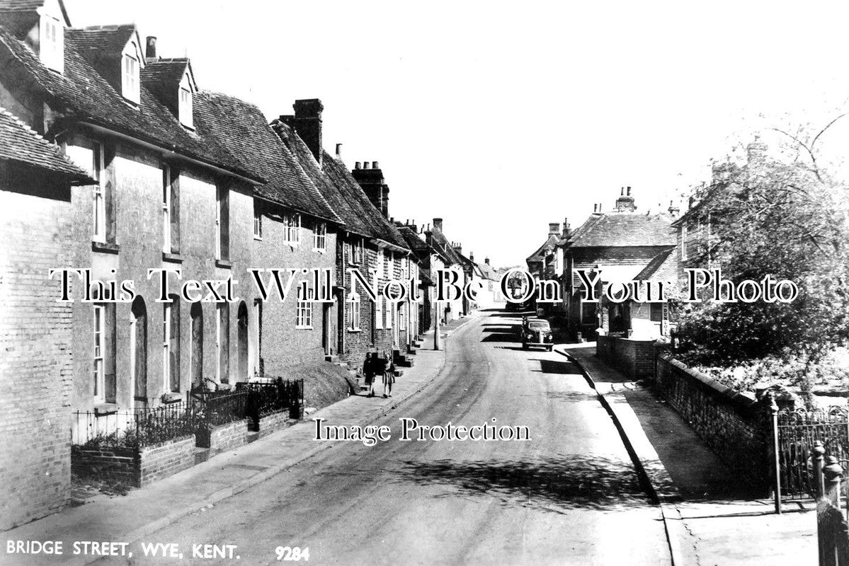 KE 2579 - Bridge Street, Wye, Kent