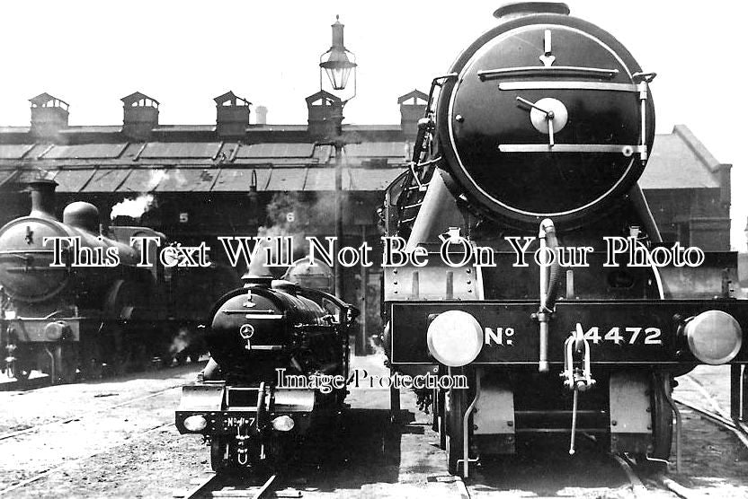 KE 2632 - Hythe Miniature Railway Next To Full Size Engine, Kent