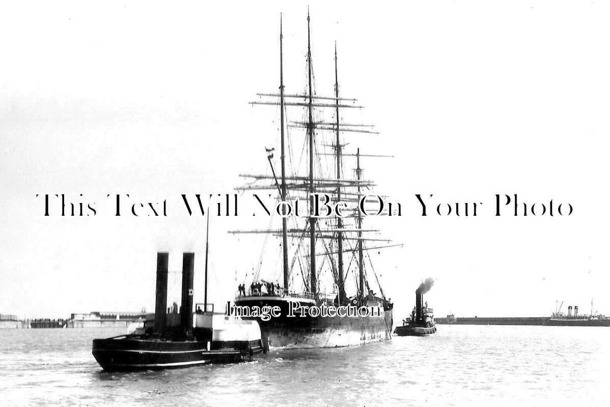 KE 2730 - Towing The Piraqua In Dover Harbour, Kent