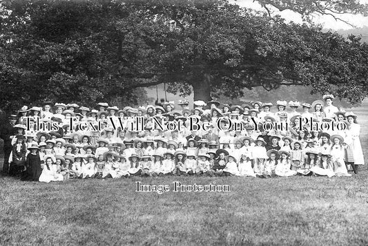 KE 2784 - Girls School, Tonbridge, Kent