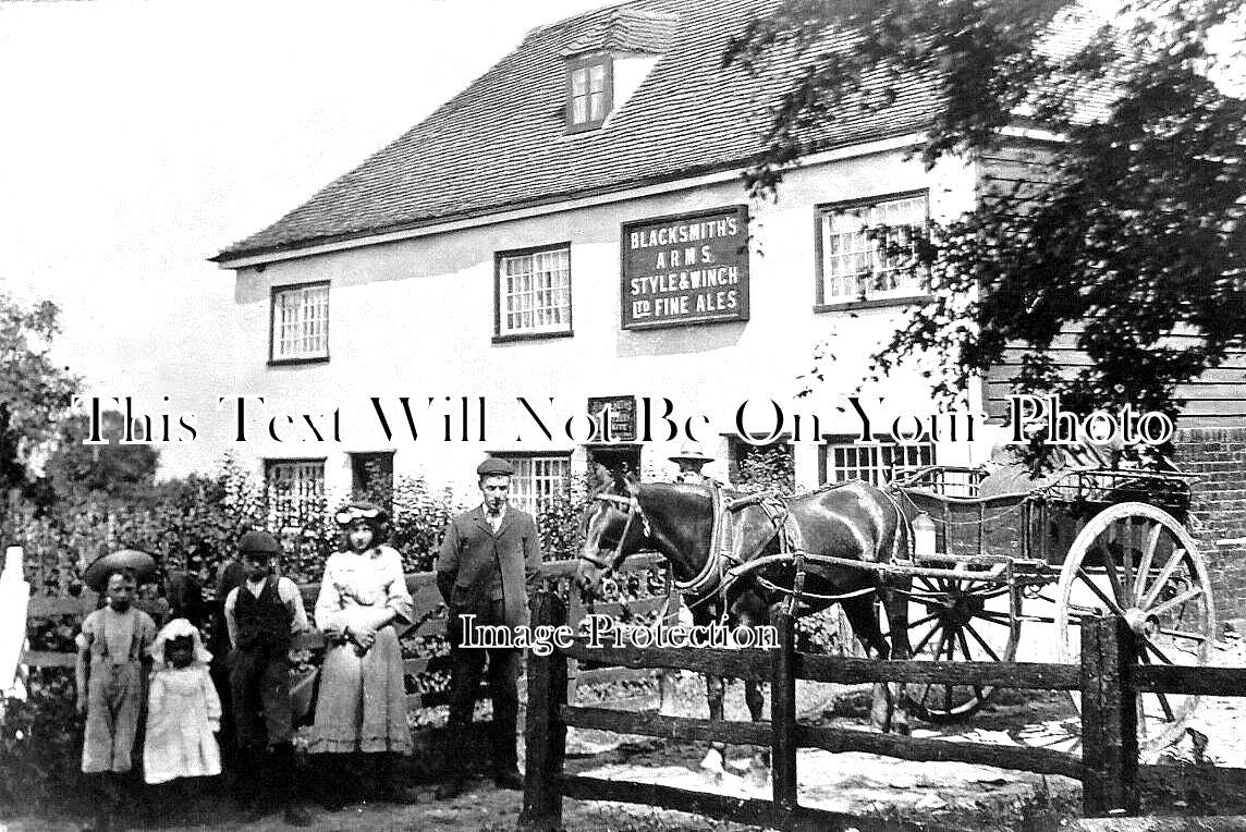 KE 2812 - Blacksmiths Arms, Style & Winch, Wormshill, Kent c1905