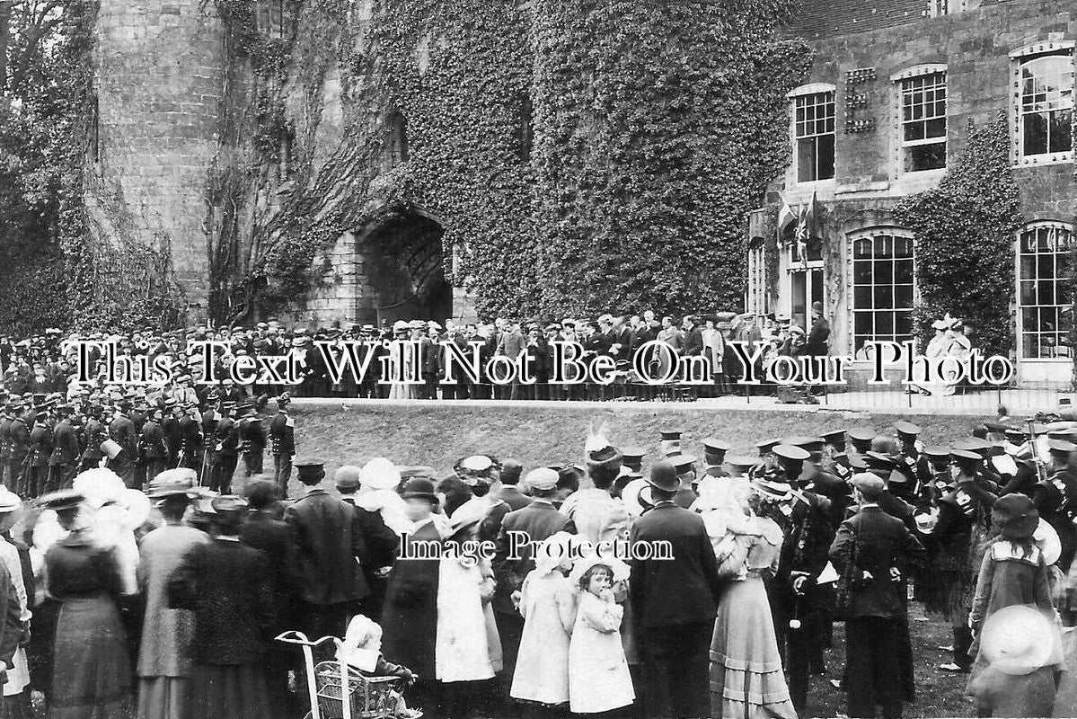 KE 2882 - Coronation Crowds, Tonbridge Castle, Kent 1902