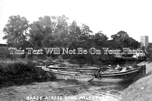 KE 3091 - Barge Across River, Aylesford, Maidstone, Kent