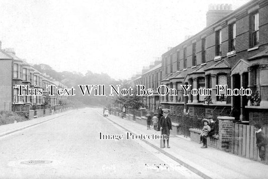 KE 3236 - Holly Hill Road, Erith, Kent