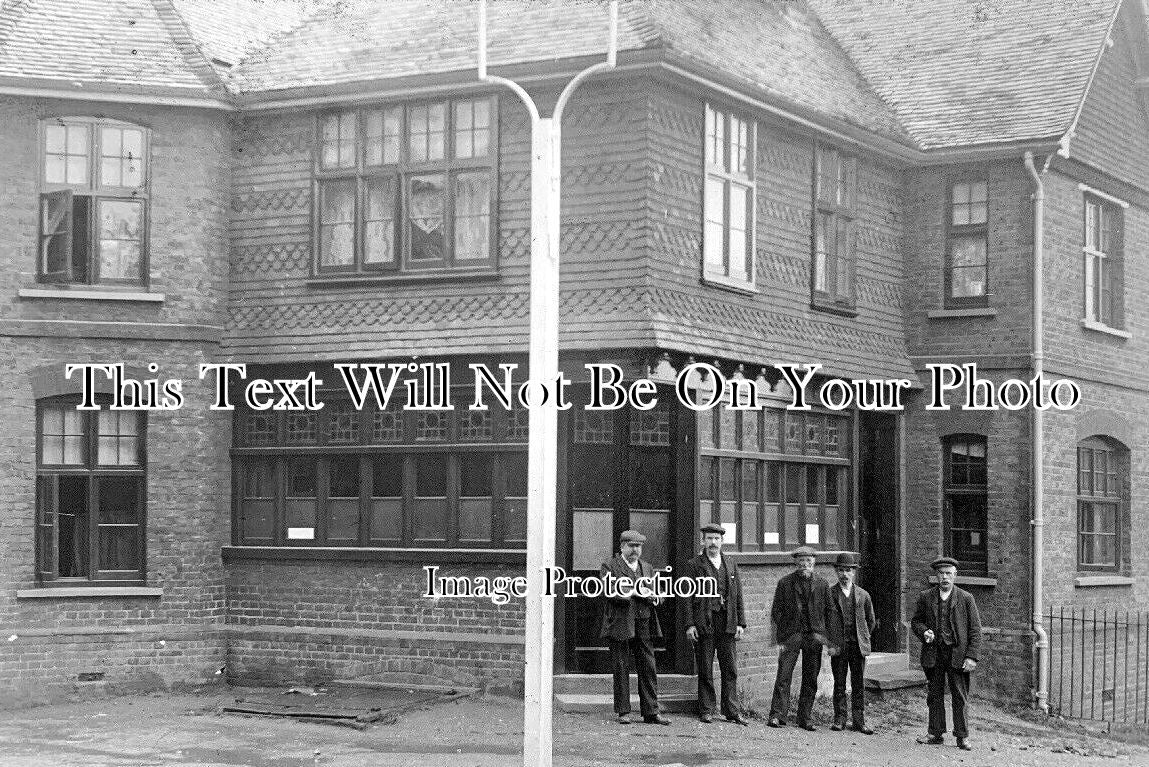 KE 3364 - Kings Head Pub, Upper Upnor, Rochester, Kent