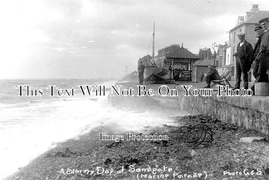 KE 3499 - Stormy Day At Sandgate, Kent