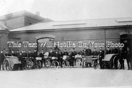 KE 35 - Group Of Postmen, Tonbridge, Kent