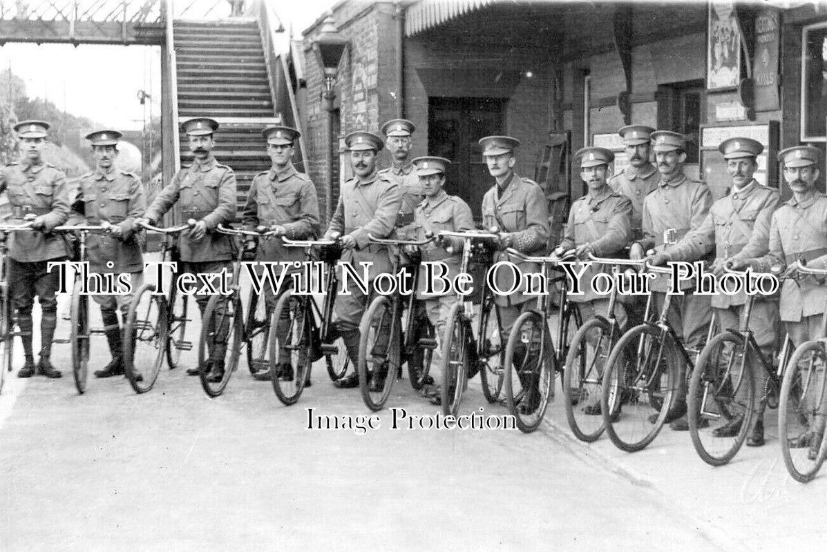 KE 3526 - Soldiers At Sittingbourne Railway Station, Kent