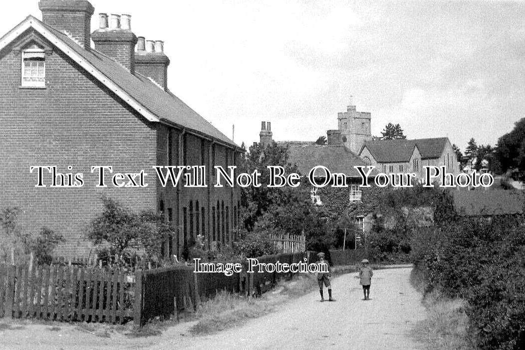 KE 3611 - Boughton Church & Cottages, Kent