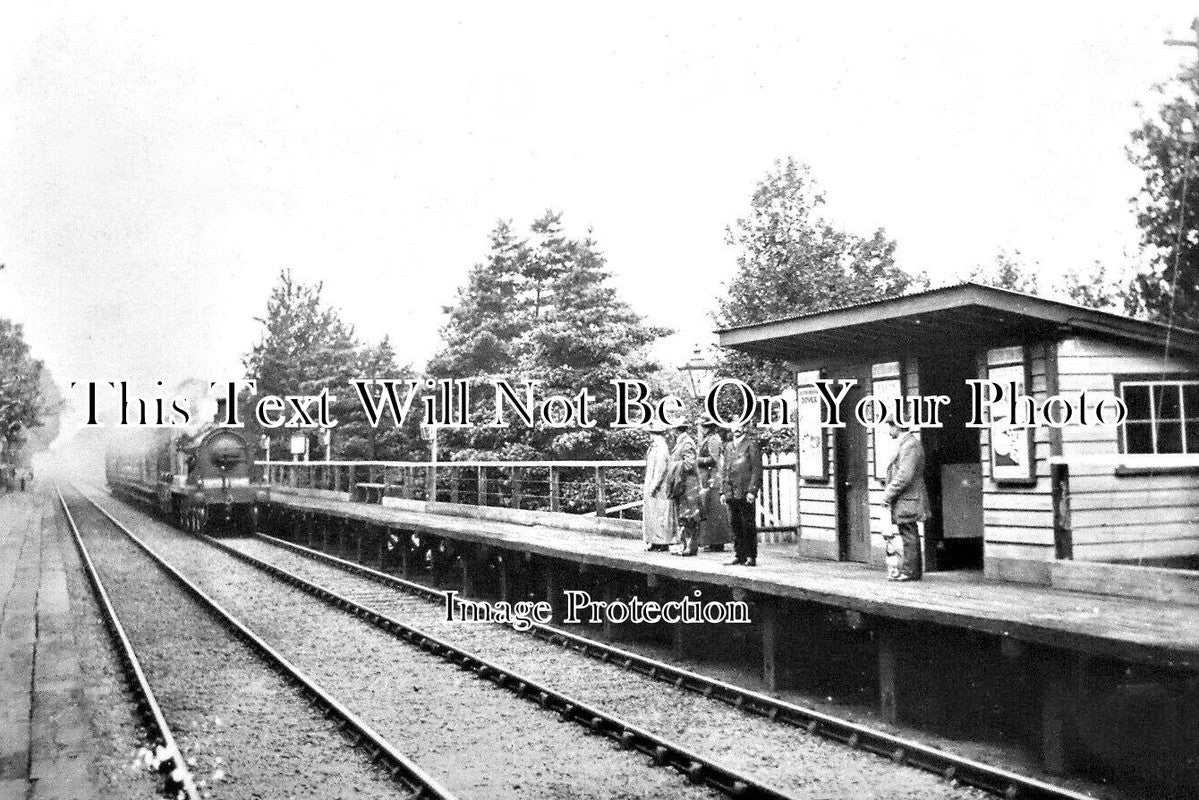 KE 3737 - The Halt Railway Station, Leigh, Kent