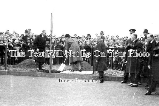 KE 3785 - Planting Tree On New Parade, Ramsgate, Kent c1926