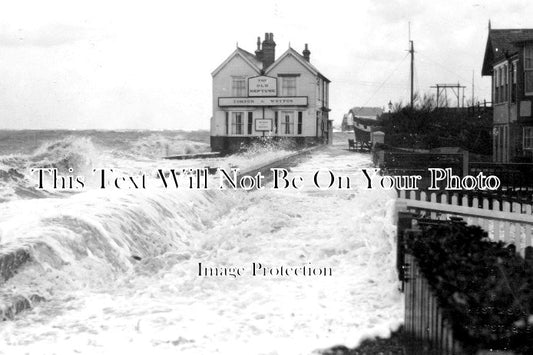 KE 3807 - The Old Neptune Pub, Marine Terrace, Whitstable, Kent c1953