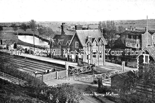 KE 3839 - Grove Ferry Railway Station, Kent