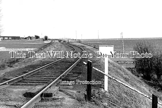 KE 3840 - Railway At Wingham, Kent