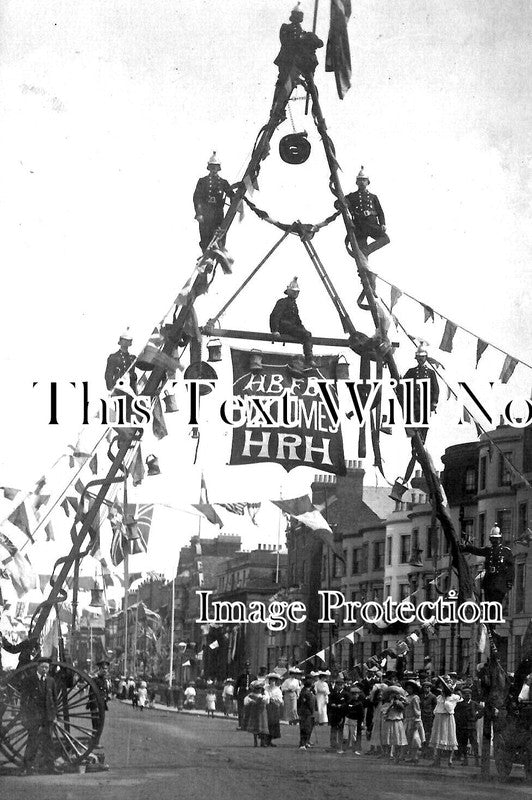 KE 4745 - Herne Bay Fire Briagde Welcome Arch, Kent