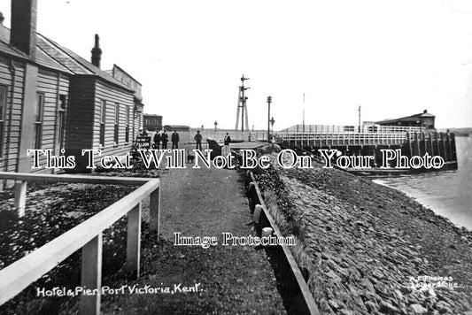 KE 4788 - Hotel & Pier, Port Victoria, Kent