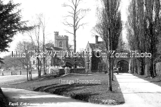 KE 5239 - East Entrance To Leigh Hall, Leigh, Kent