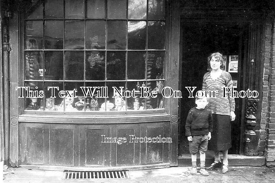 KE 5359 - Antiques Shop Front, 67 Burgate, Canterbury, Kent