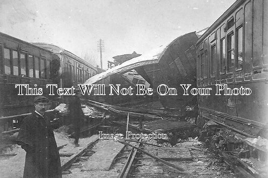 KE 560 - Railway Disaster, Tonbridge, Kent c1909