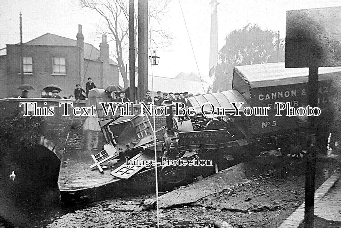 KE 5739 - Steam Lorry Accident, Erith, Kent