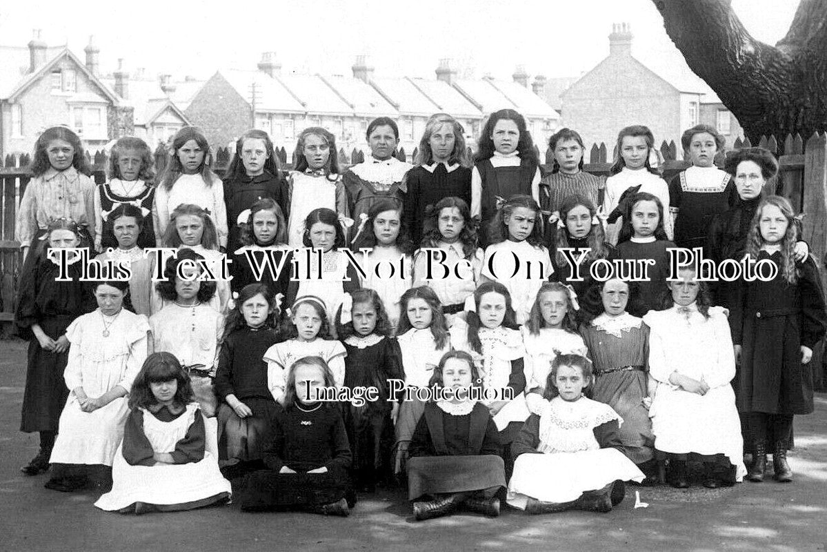 KE 5942 - Herne Bay School Class Group, Kent