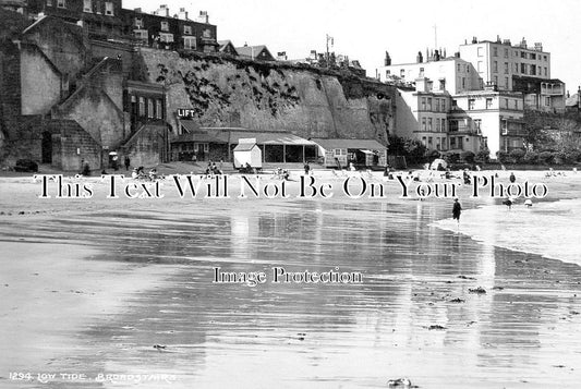 KE 5986 - Low Tide, Broadstairs, Kent