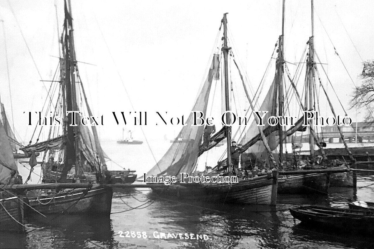 KE 6020 - Gravesend Boats, Kent